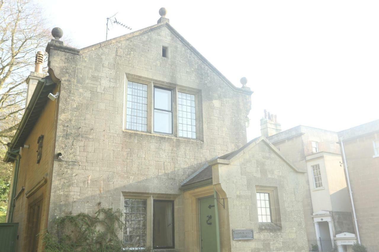 Entire Victorian Lodge In A Privately Gated Estate With Secure Parking For Two Cars And A Newly Refurbished Bathroom מראה חיצוני תמונה
